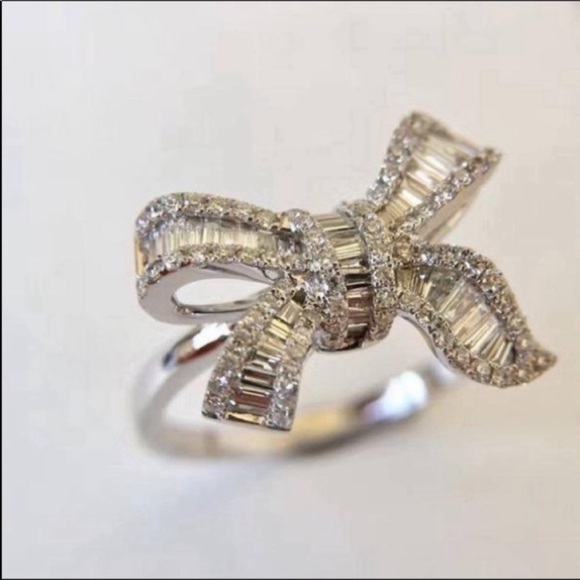 💯 NEW BAGUETTE BOW 925 STERLING SILVER DIAMOND RING, CUTE RING, SHINY RING. - Picture 2 of 6